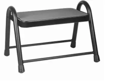 Schwarze Einstiegsstufe für Wohnwagen, Wohnmobile und Camper.