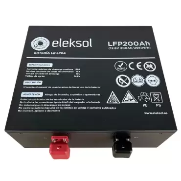 Eleksol 12,8 V 200 Ah LiFePO4-Lithiumbatterie unter dem Sitz mit Bluetooth und integriertem BMS für Wohnmobile und Camper.
