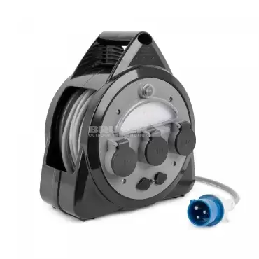 Brunner 15 Meter Verlängerungskabel mit 3 Schuko-Anschlüssen, 2 USB-Anschlüssen und integriertem Licht für Wohnmobil, Caravan und Camper.