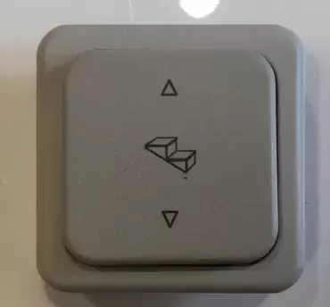 CBE Schalter für elektrische Trittstufe mit Rahmen, hellgraue Farbe.