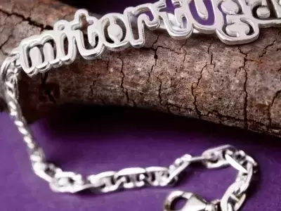 Unblome ist geboren, eine Schmuckmarke, die Ihr Haustier verewigt.